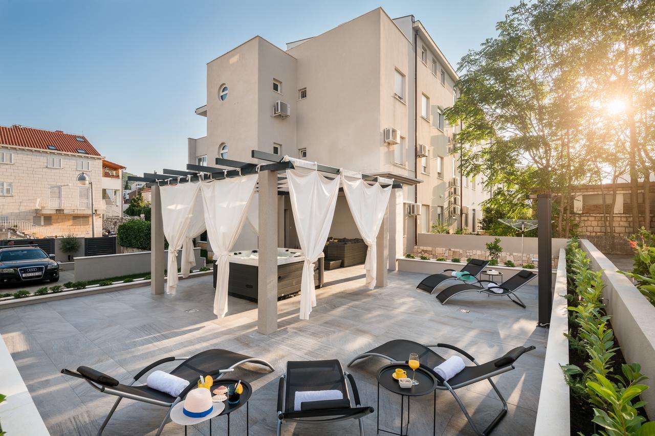 Family Apartment Dubrovnik - Private Jacuzzi Terrace, Private Parking Экстерьер фото